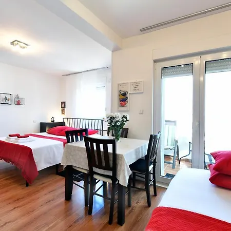 Pupa Apartment